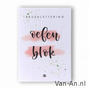 A5 oefenblok brush lettering Carla Kamphuis